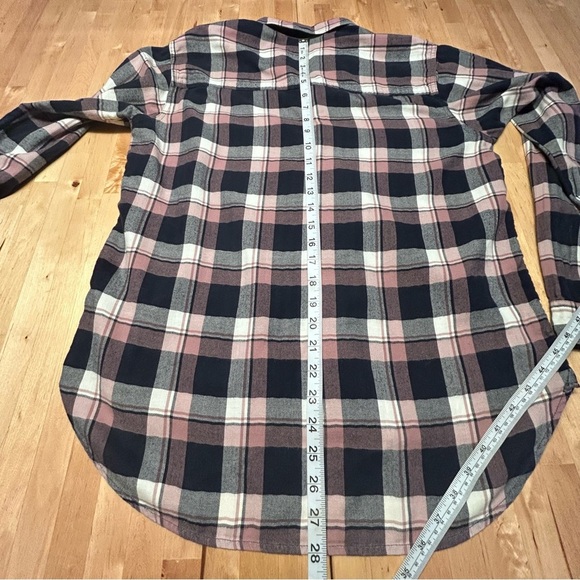 2 for$15 Abercrombie & Fitch Navy & Rose Plaid Flannel Long Sleeve Shirt - Picture 7 of 11